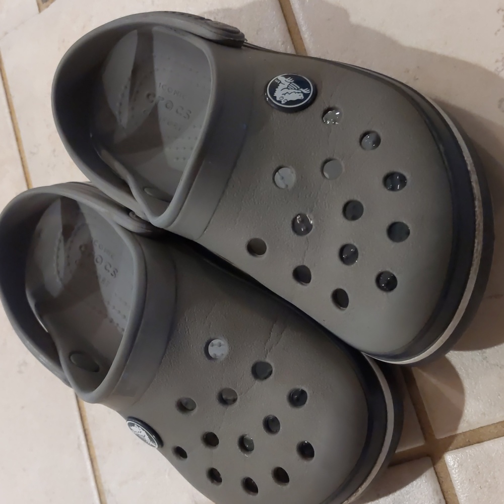 Kid's Crocs - Picture 3 of 3